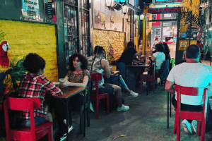 El Codo Beers & Burgers interior
