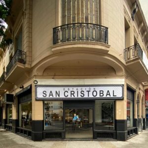 Estación San Cristóbal Pizza fachada