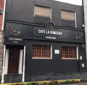 Café La Humedad fachada