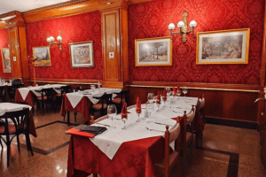 Bidou restaurant salón