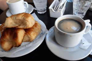 Café del Biógrafo medialunas