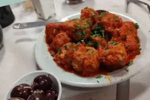 Cantina Pierino albóndigas