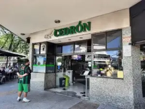 El Cedrón Pizzería fachada