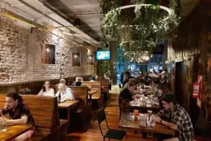 El Club de la Milanesa Callao salón