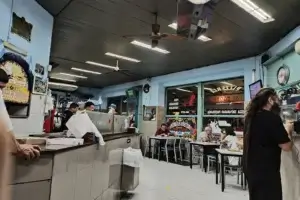 El Fortín pizzería salón