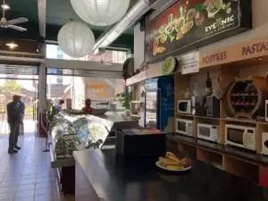 Evenic Comidas Rapidas Restaurant salón