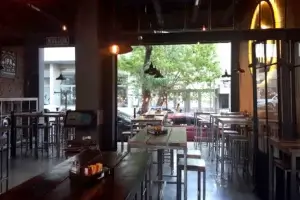 Hormiga Negra Belgrano salón