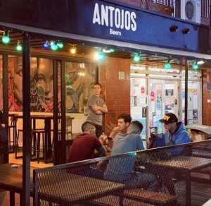 Antojos Beer fachada