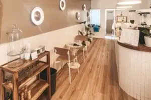 Blanca Deco Café Interior