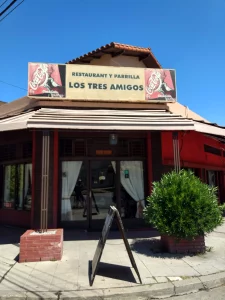 Bodegón Los 3 Amigos Fachada