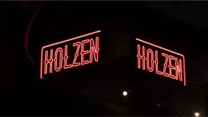 Holzen Bar Fachada