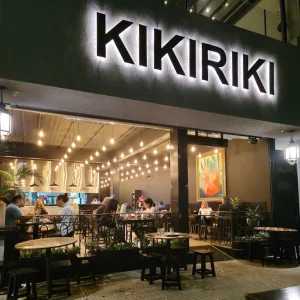 Kikiriki pollo fusión fachada