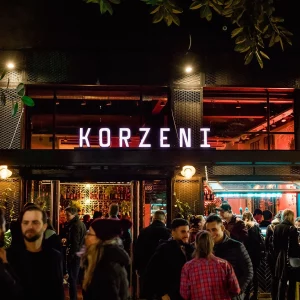 Korzeni Fachada