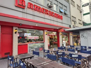 La Americana fachada