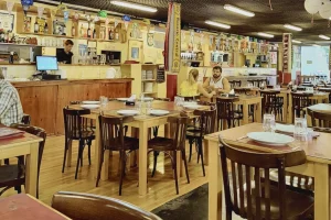 La Guitarrita - Olivos Interior