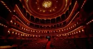 Teatro Avenida Fachada
