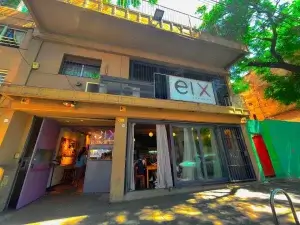 Teatro El Extranjero Fachada