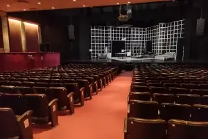 Teatro Metropolitan Sura Interior
