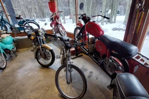 3005 Moto Cafe Motos