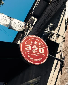 320 Home Burger Fachada