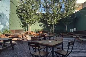 Cerveza Patagonia Refugio Río Cuarto patio
