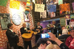 El Vato Comida Mexicana mariachis