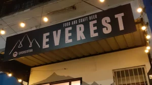 Everest Ba - Food Craft Beer Fachada