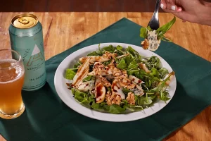 Fango horno y vermú ensalada