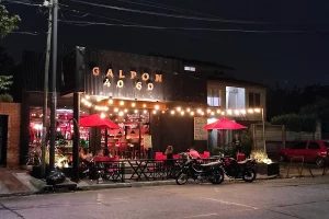 GALPON 40-60 fachada
