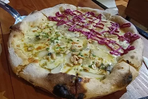 Giron La Esquina pizza