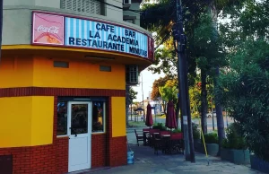 La Academia Fachada