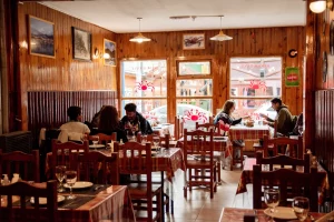 La Casa de Los Mariscos Interior