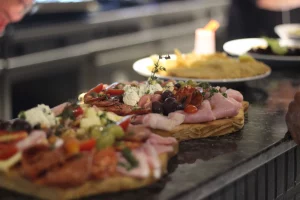 Leon Bar Bistro Pizza