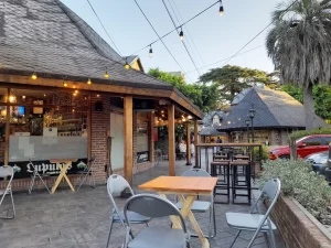 Lupulos cervecería fachada