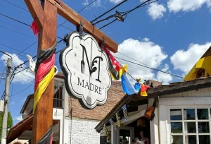 Madre Fachada