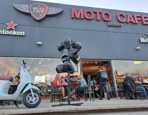 Moto Café Luxury fachada