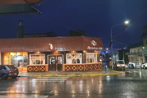 Moustacchio fachada