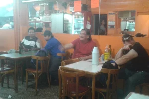 PARRILLA A LAS BRASAS salón