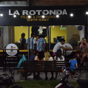 Pizzeriala Rotonda Fachada