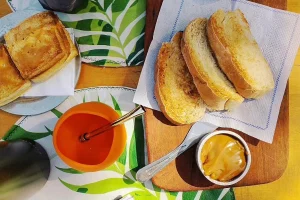Resto Bar Los Troncos Desayuno