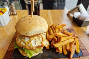 Triumph Café & Restó Ushuaia hamburguesa