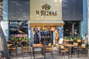 4 Reinas Fachada