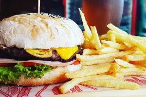 Babylon Resto Hamburguesa