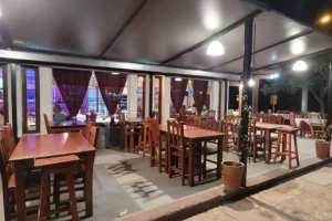 La Linda Interior