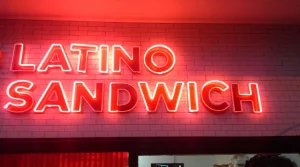 Latino Sandwich Fachada