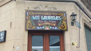 Los Laureles Fachada