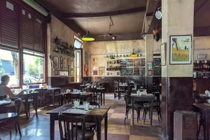 Los Laureles Interior