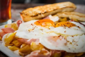 Mis Mulas Cervecería Papas Rotas