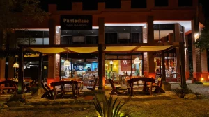 Punto Clave Resto Fachada