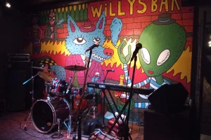 Willys Bar mendoza salón